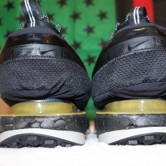 Shoes - Picture 6 of 9